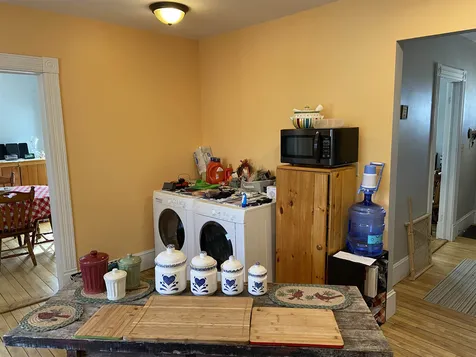 186 Mount Pleasant Street St. Johnsbury VT 05819-1136