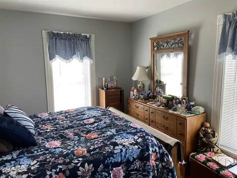 186 Mount Pleasant Street St. Johnsbury VT 05819-1136