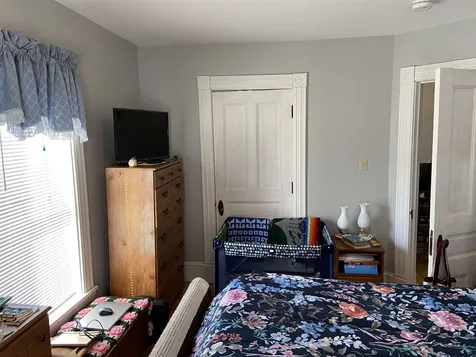 186 Mount Pleasant Street St. Johnsbury VT 05819-1136