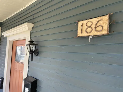 186 Mount Pleasant Street St. Johnsbury VT 05819-1136