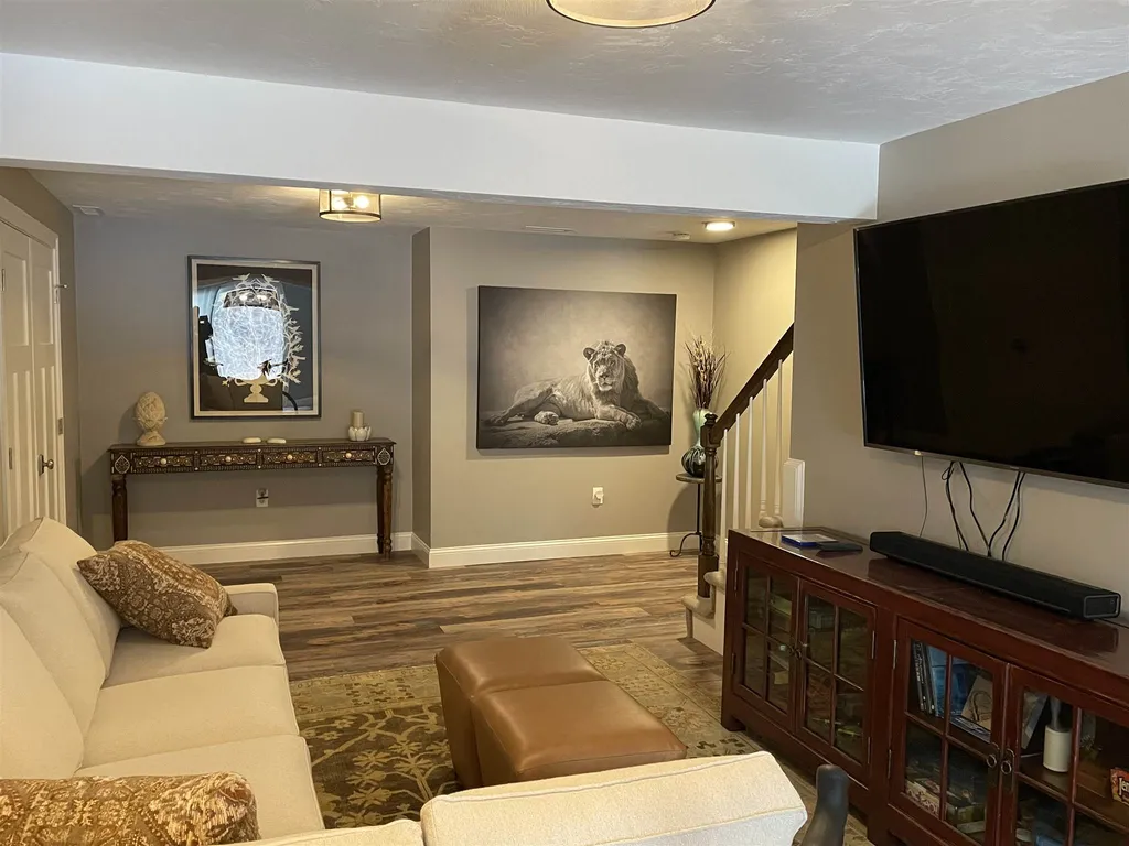16 Chadwick Circle Windham NH 03087