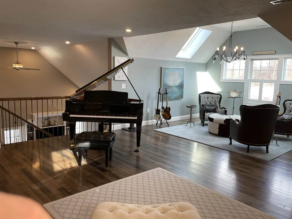 16 Chadwick Circle Windham NH 03087