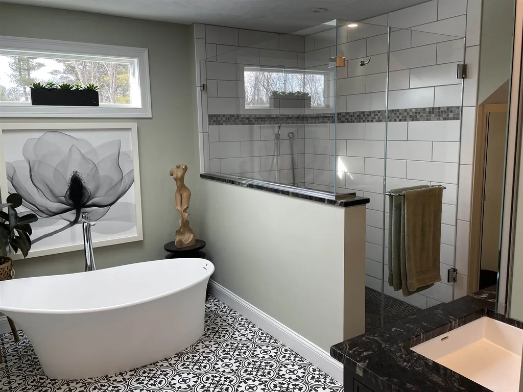 16 Chadwick Circle Windham NH 03087
