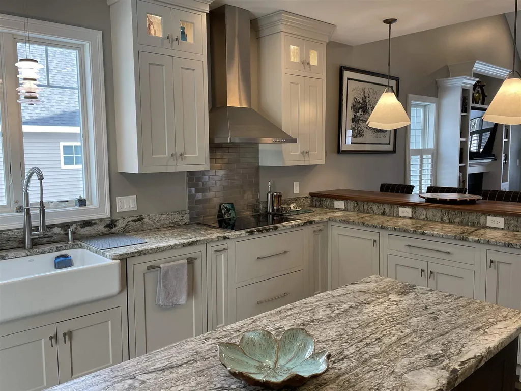 16 Chadwick Circle Windham NH 03087