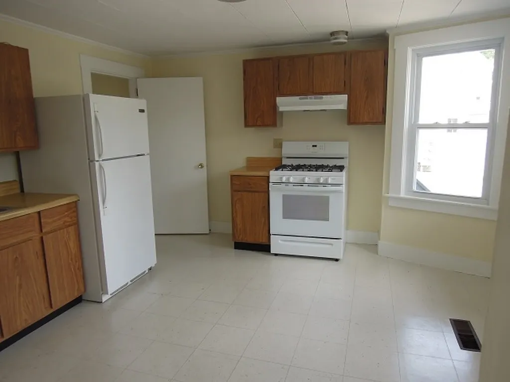 5&9 Merchant Street Walpole NH 03609