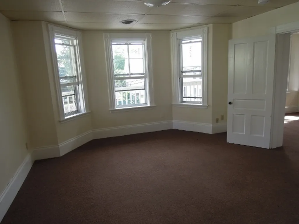 5&9 Merchant Street Walpole NH 03609
