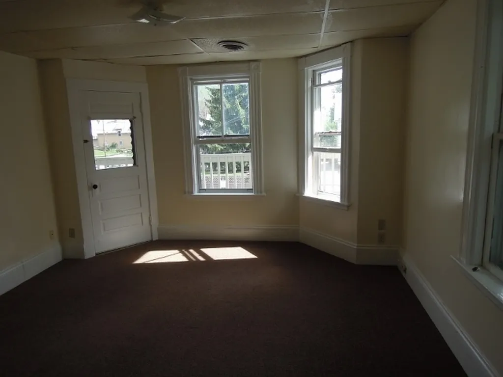 5&9 Merchant Street Walpole NH 03609