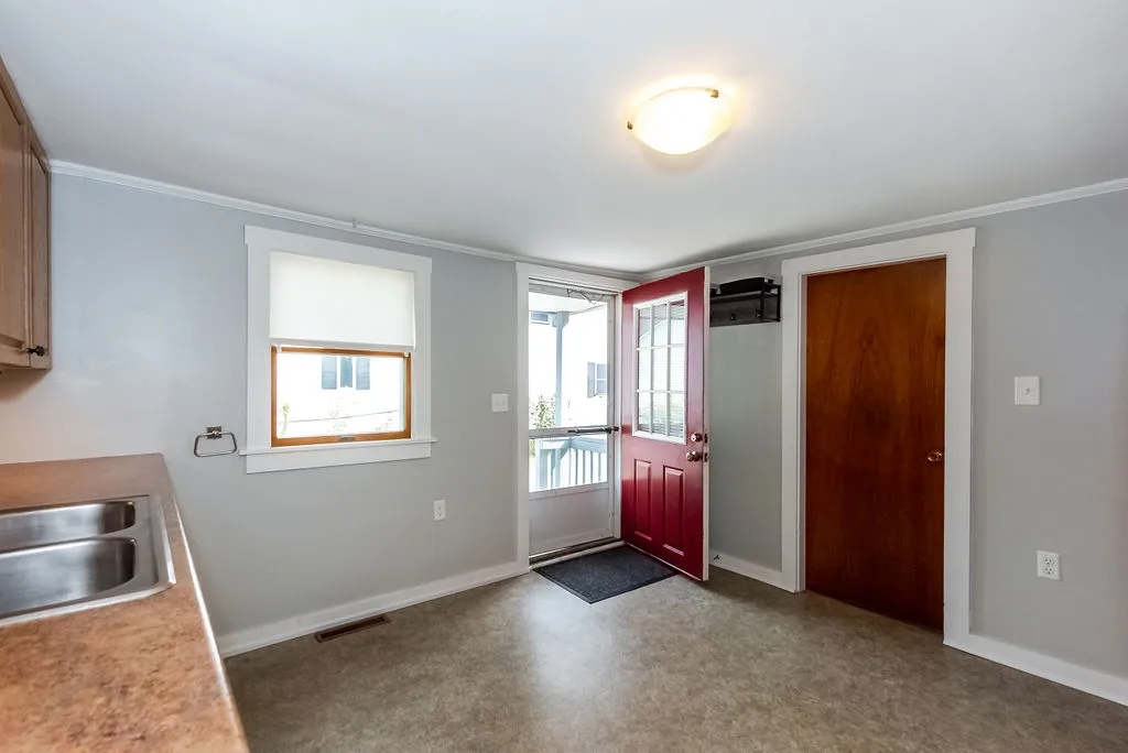 8 Crockett Street Rochester NH 03867