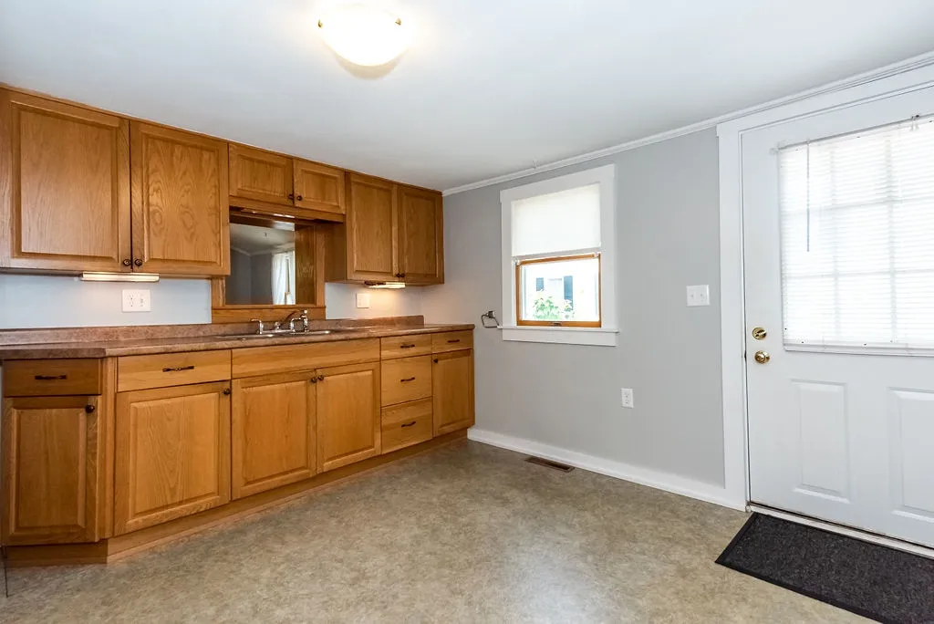 8 Crockett Street Rochester NH 03867