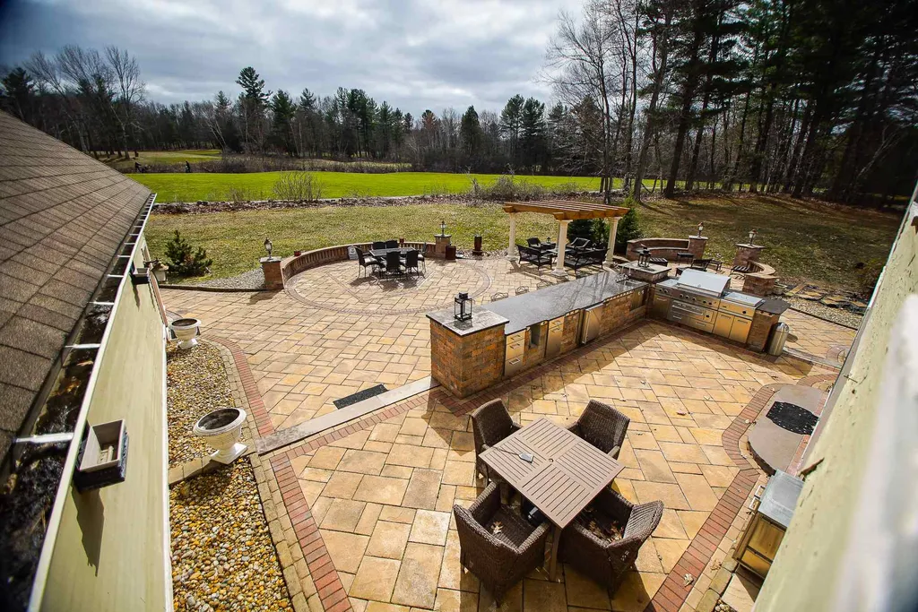8 Golfview Road Windham NH 03087