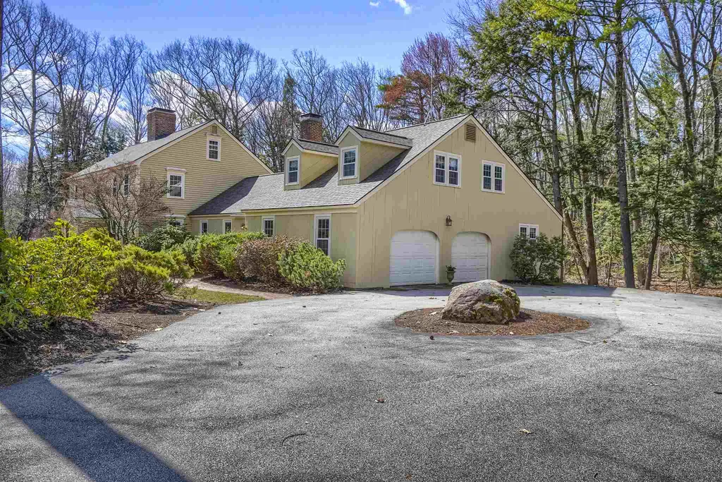 32 Nathan Lord Road Amherst NH 03031