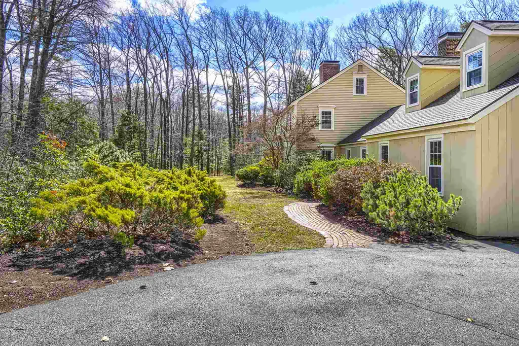 32 Nathan Lord Road Amherst NH 03031