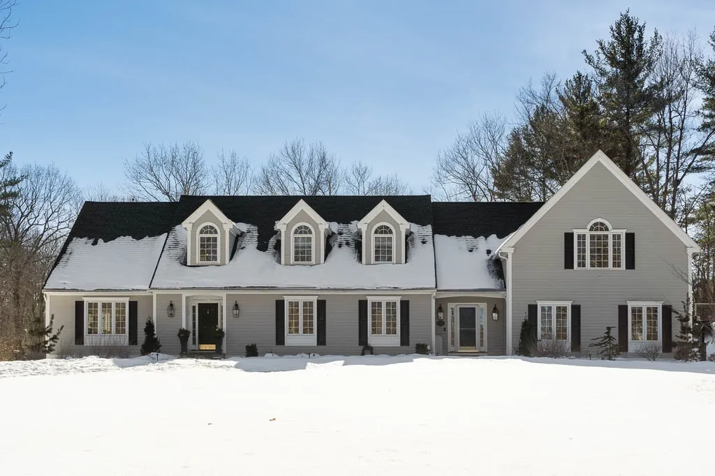 27 Hawthorne Road Windham NH 03087