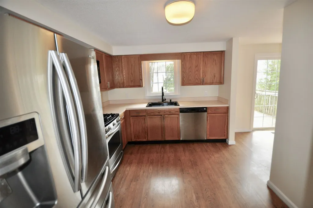 33 Brinton Drive Nashua NH 03064