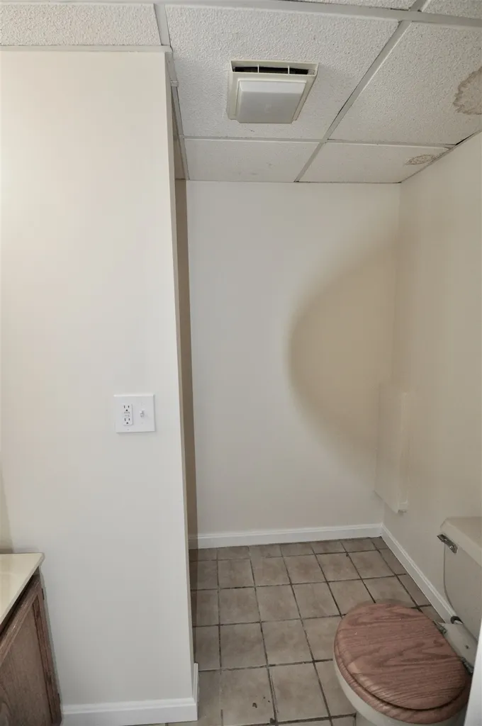 33 Brinton Drive Nashua NH 03064