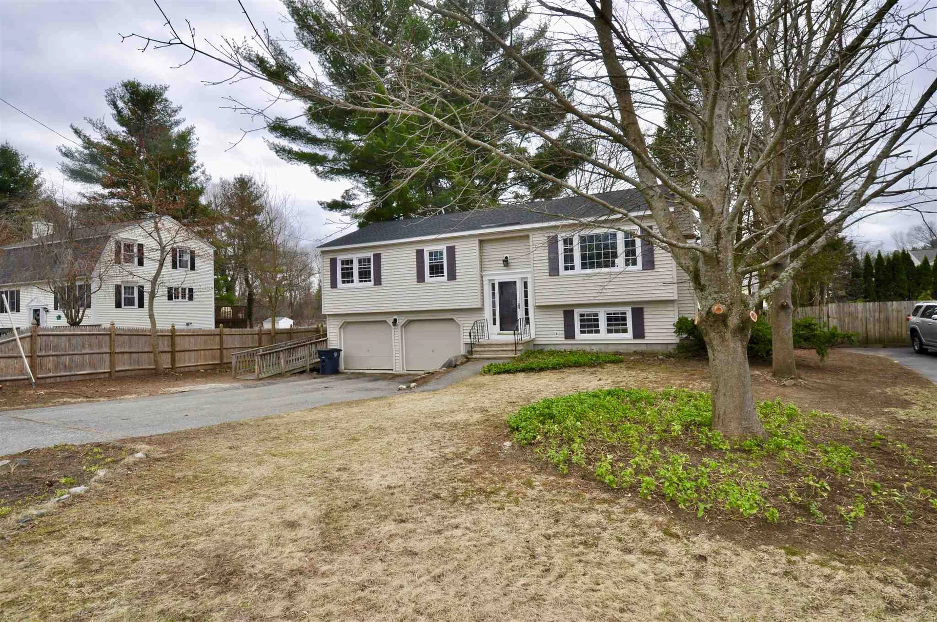 33 Brinton Drive Nashua NH 03064