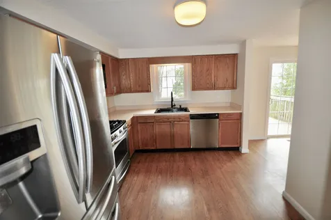 33 Brinton Drive Nashua NH 03064