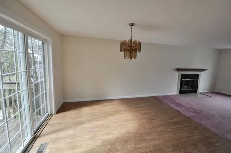 33 Brinton Drive Nashua NH 03064