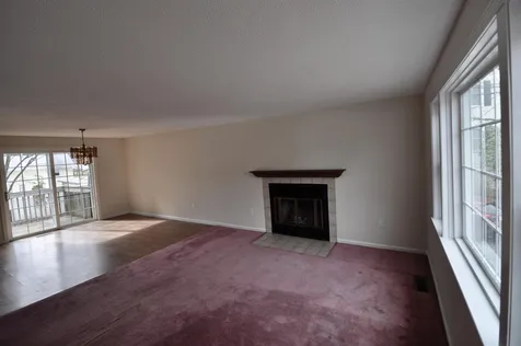 33 Brinton Drive Nashua NH 03064