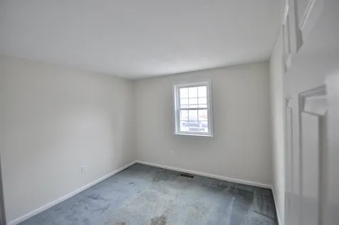 33 Brinton Drive Nashua NH 03064