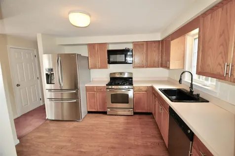 33 Brinton Drive Nashua NH 03064