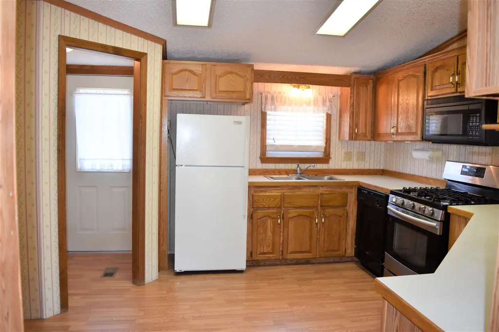 76 Plains Road Andover NH 03216