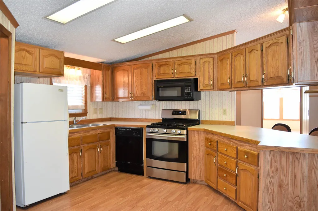 76 Plains Road Andover NH 03216