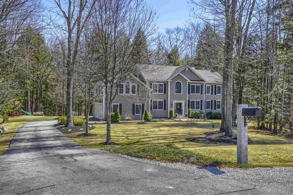 9 Greenleaf Circle Brentwood NH 03833
