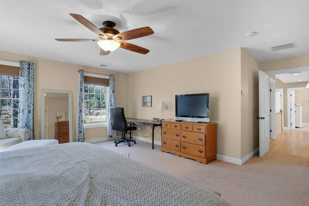 9 Greenleaf Circle Brentwood NH 03833