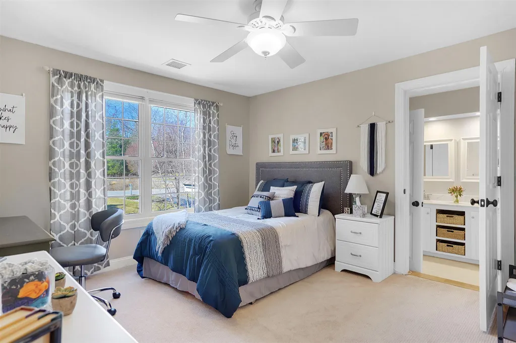 9 Greenleaf Circle Brentwood NH 03833