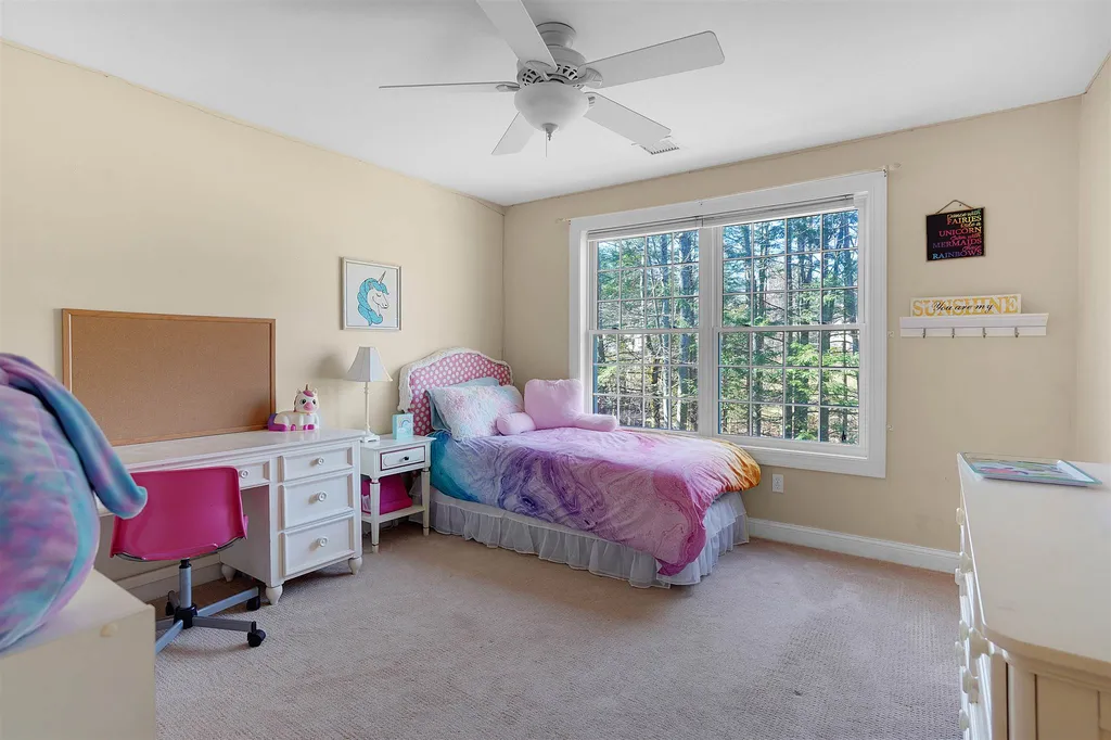 9 Greenleaf Circle Brentwood NH 03833