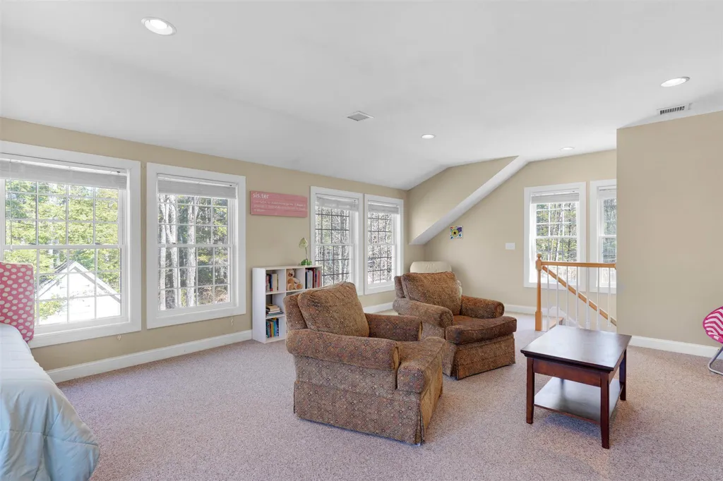 9 Greenleaf Circle Brentwood NH 03833