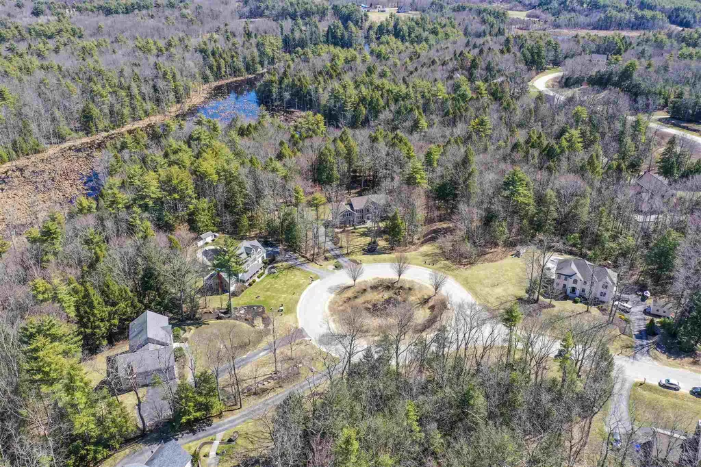9 Greenleaf Circle Brentwood NH 03833