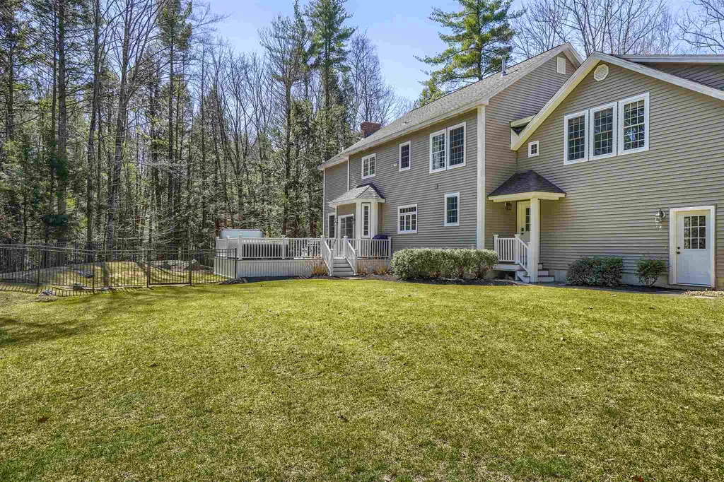 9 Greenleaf Circle Brentwood NH 03833