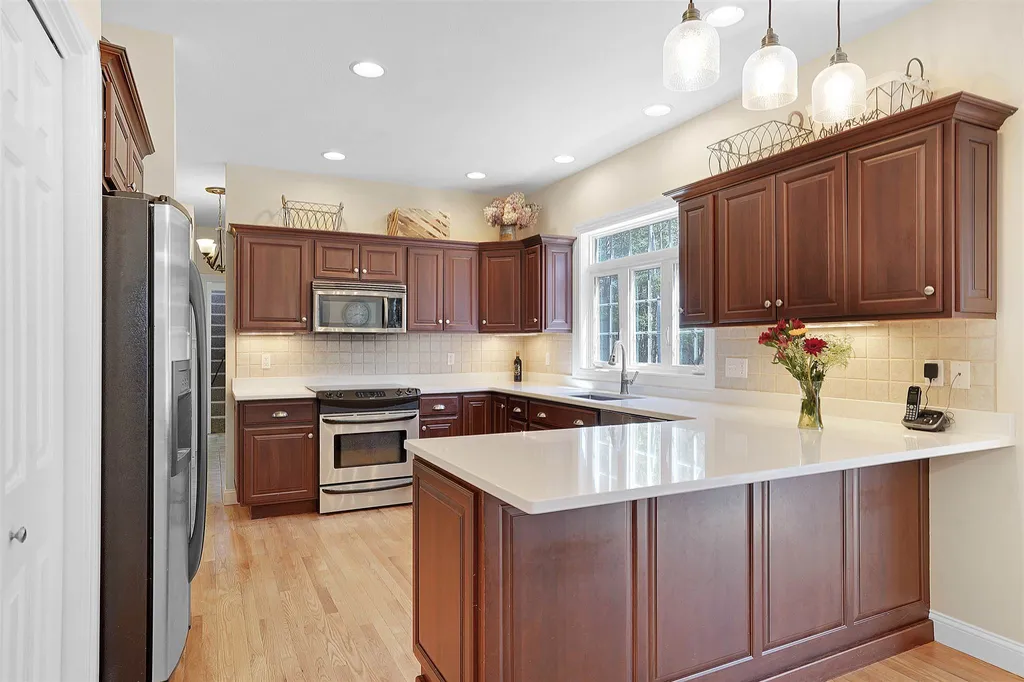 9 Greenleaf Circle Brentwood NH 03833
