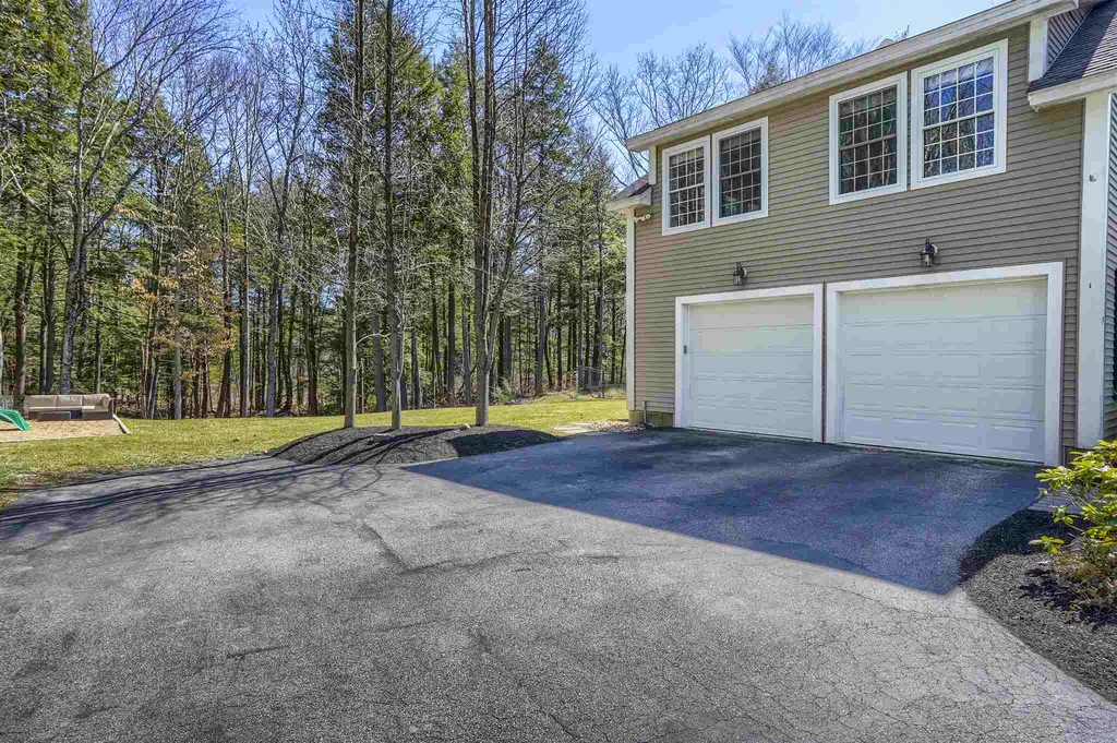 9 Greenleaf Circle Brentwood NH 03833