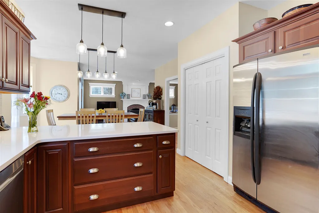9 Greenleaf Circle Brentwood NH 03833