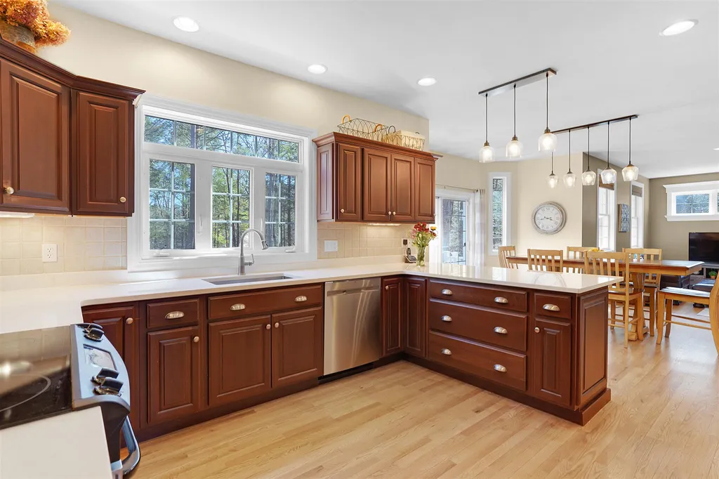 9 Greenleaf Circle Brentwood NH 03833