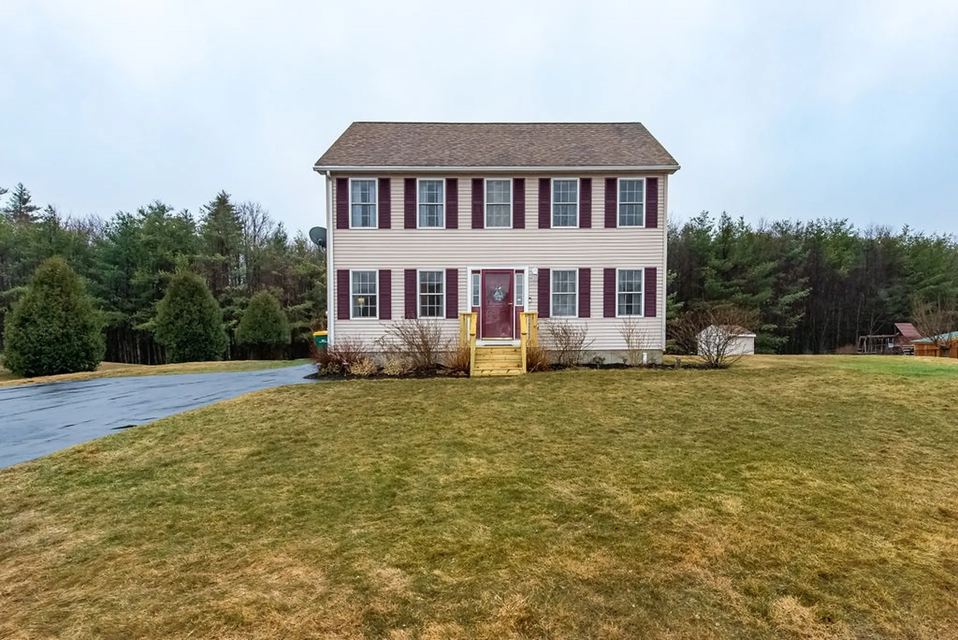 29 Ians Way Rochester NH 03867