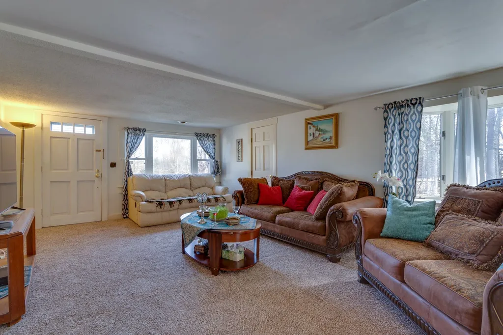 75 College Road Stratham NH 03885