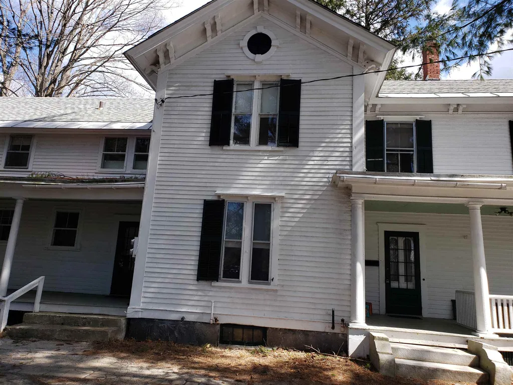 24 Crescent Street Newport NH 03773