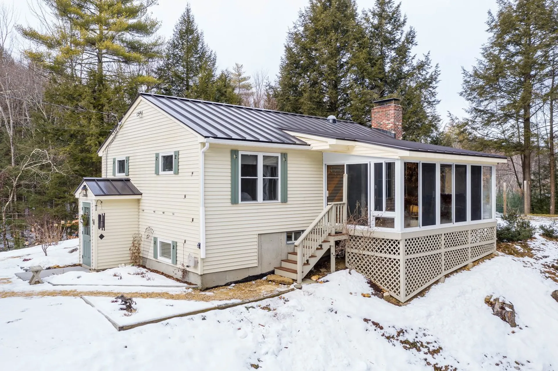 42 Hammond Road Deerfield NH 03037