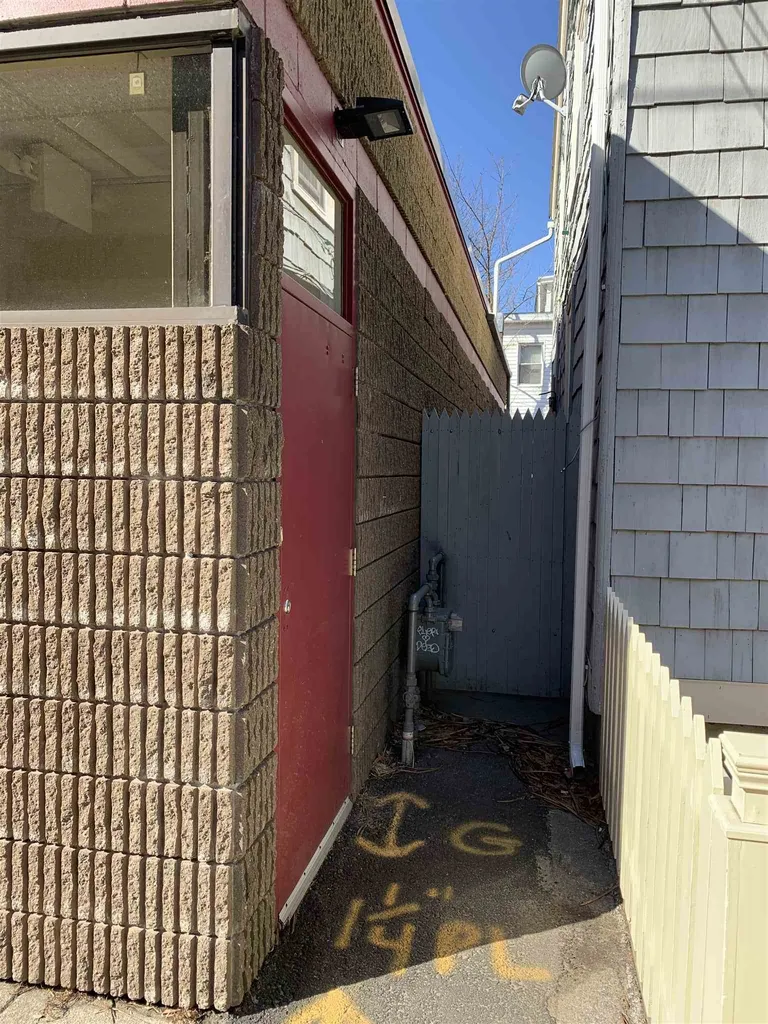19 Elm Street Nashua NH 03060