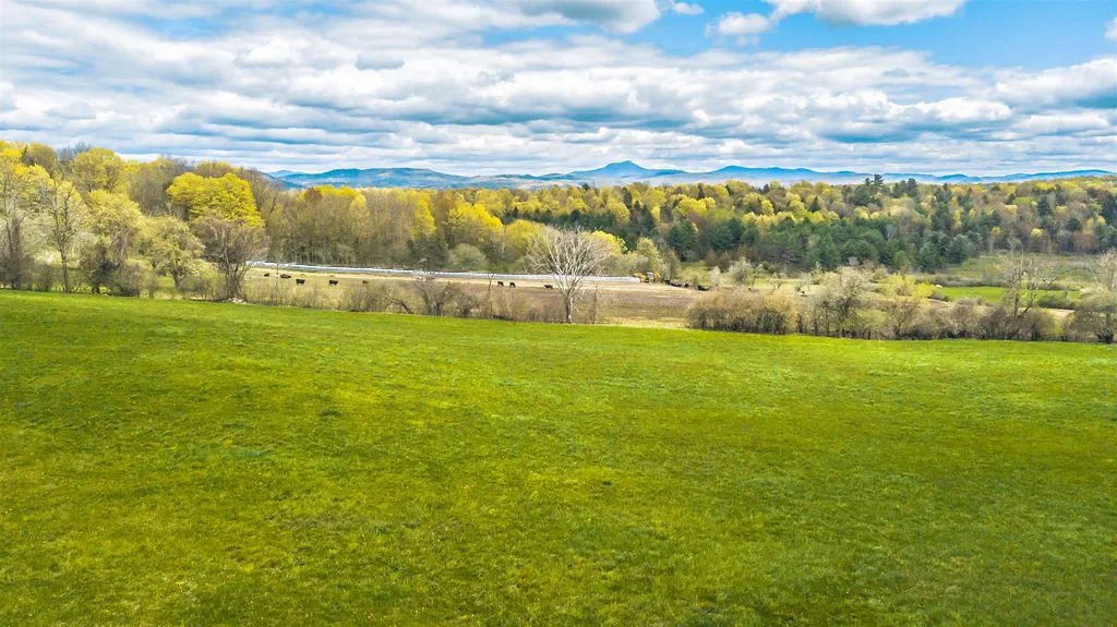 1555 Spear Street Charlotte VT 05445