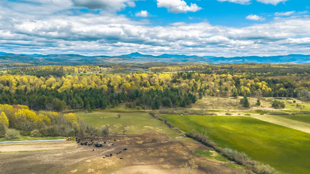 1555 Spear Street Charlotte VT 05445