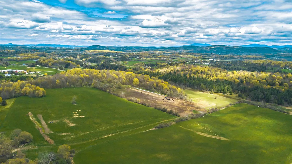 1555 Spear Street Charlotte VT 05445