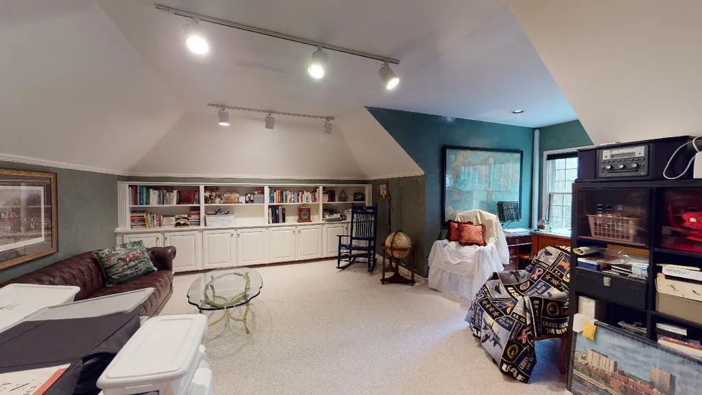 10 Lancaster Lane Bedford NH 03110