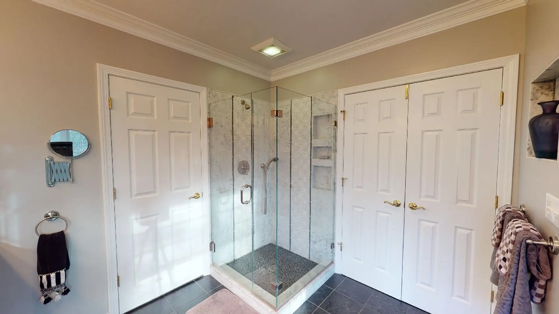 10 Lancaster Lane Bedford NH 03110