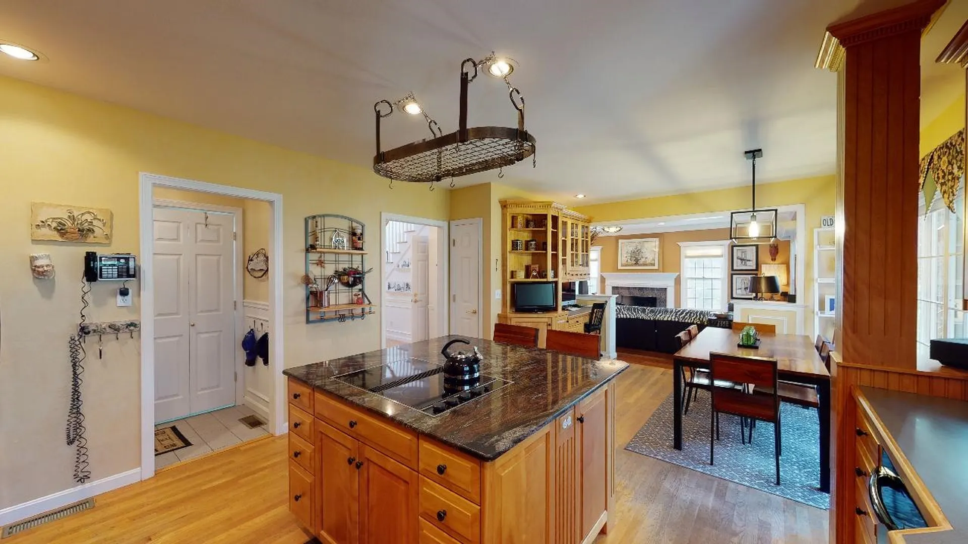 10 Lancaster Lane Bedford NH 03110