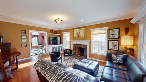 10 Lancaster Lane Bedford NH 03110